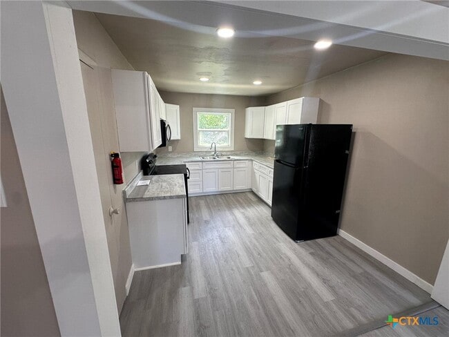 Building Photo - 1903 Glendale St