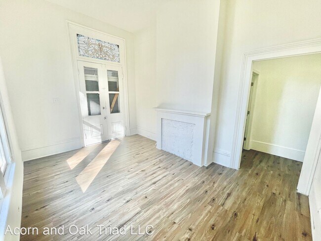 Building Photo - 3 br, 1 bath House - 500 E Whittington St
