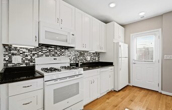 Building Photo - 2029 Rosedale St NE