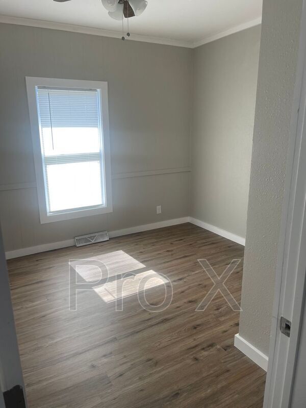 Foto del edificio - 1410 N Broadway