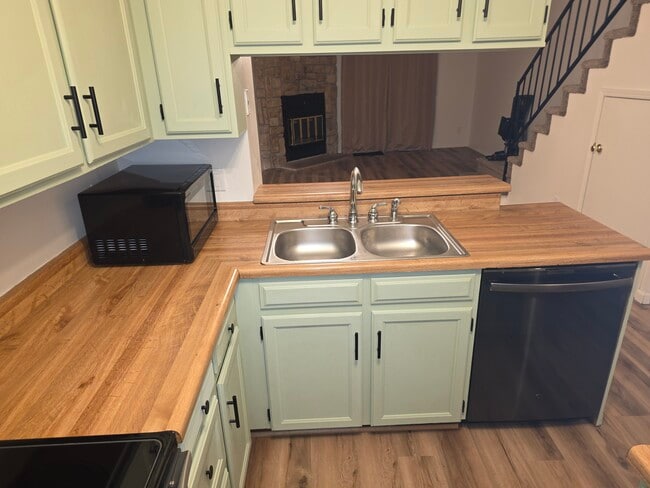 Foto del edificio - 3330 Queen Anne Way