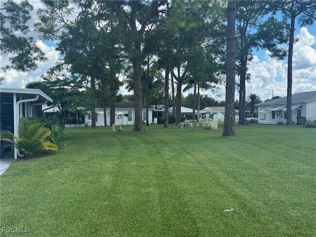 Foto del edificio - 1 Aztec Lily Ln