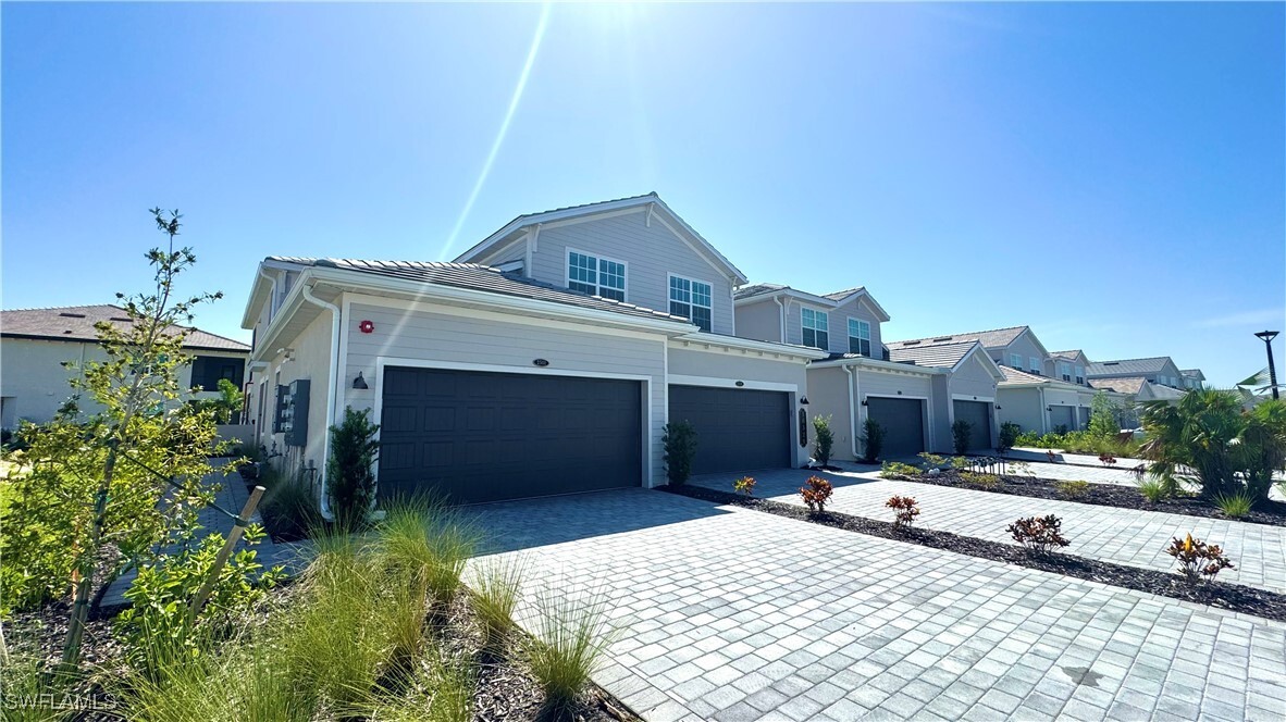 Foto principal - 16529 Kingwood Ln