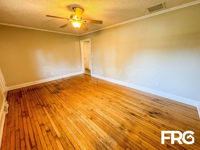 Building Photo - 113 Belmont Dr