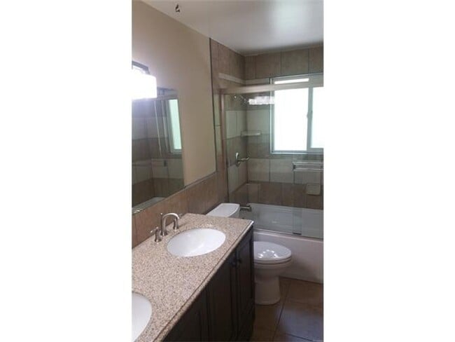 Building Photo - Newly Remodeled 3 Bed/2.5 Bath Duplex in Wheat Ridge
