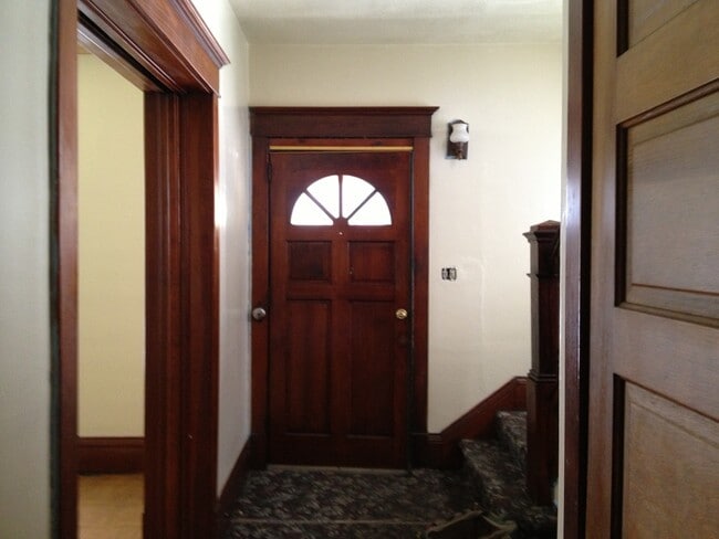 Building Photo - 419 Bayard St