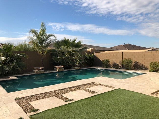 Building Photo - Luxury Litchfield Park Home with Pool