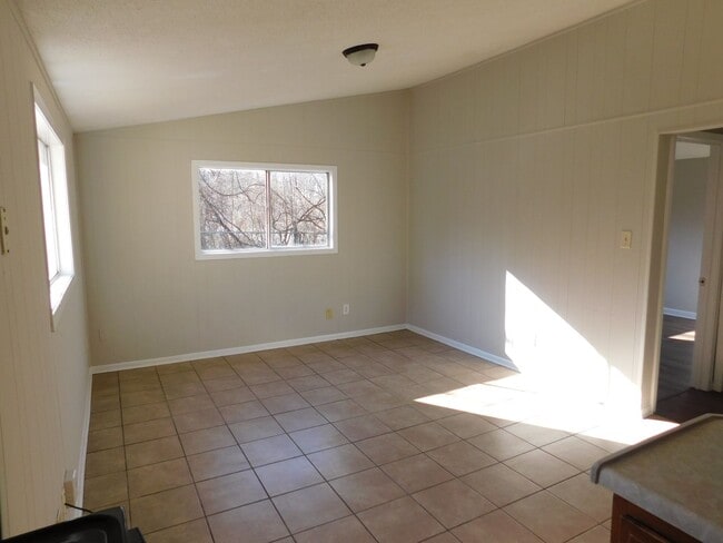 Building Photo - 6600 Embassy Cir