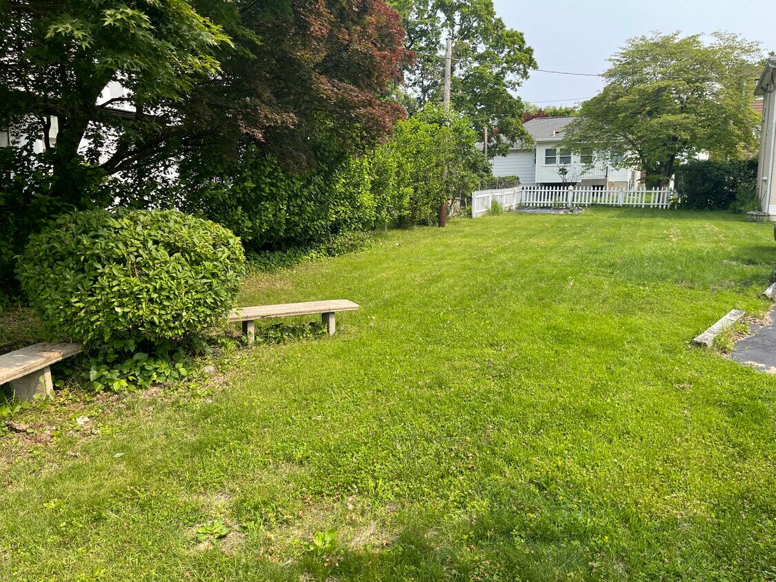 Foto principal - 43 Garrigan Ave