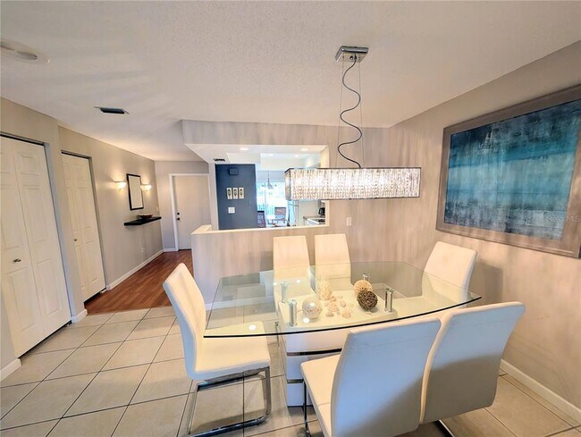 Foto del edificio - 6896 W Country Club Ln