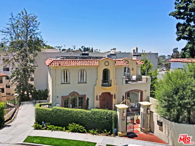 Foto del edificio - 6538 Cahuenga Terrace
