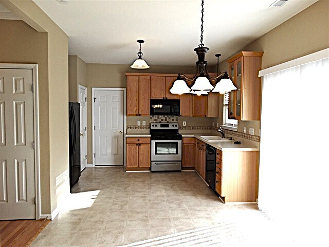 Foto del edificio - 11928 Harmon Ln
