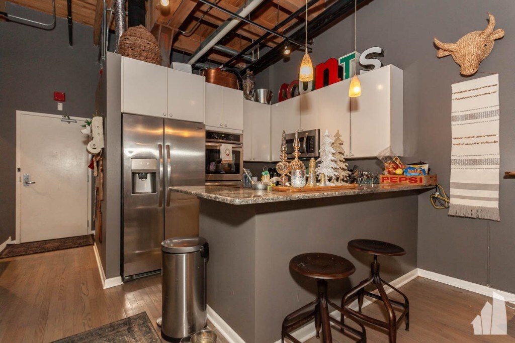 Foto principal - Wonderful West Loop Loft Available Jan 1st!