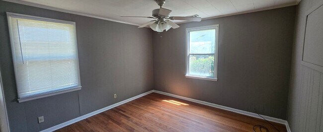 Foto del edificio - 112 Williamson Ave