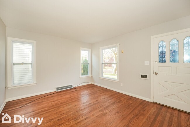 Building Photo - 3839 E 154th St