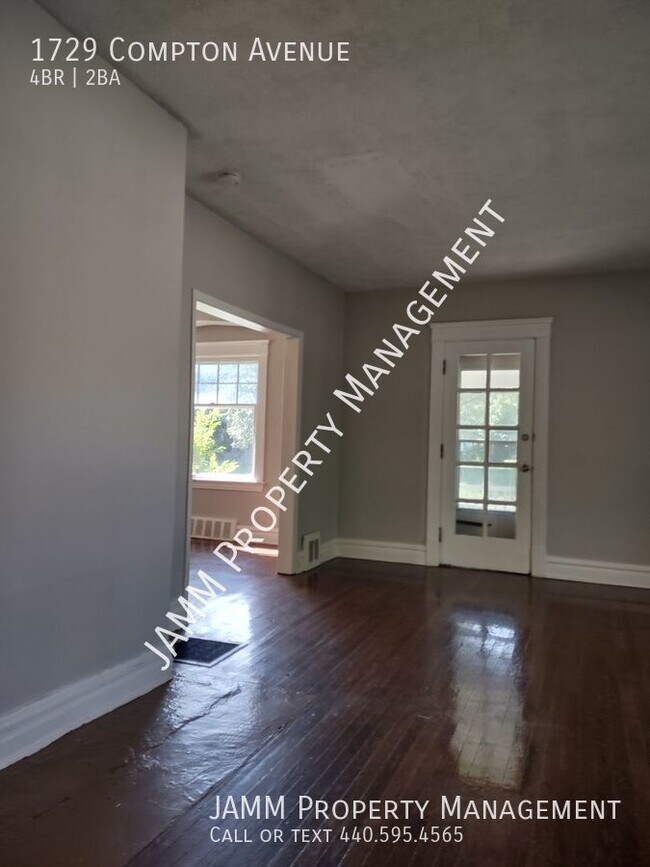 Foto del edificio - 4-bedroom side by side duplex in Cleveland...