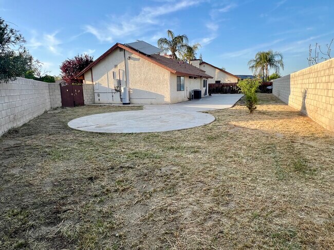 Foto del edificio - 6024 Billabong Ct