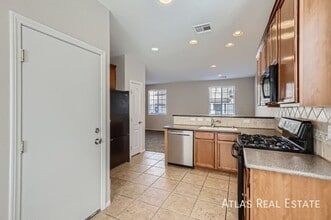 Building Photo - 7925 Violet Sky St