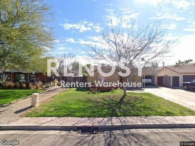 Foto del edificio - Updated 3 Br 2 Ba 1 Cg Home Near Camelback and 3rd Ave in Central Phoenix