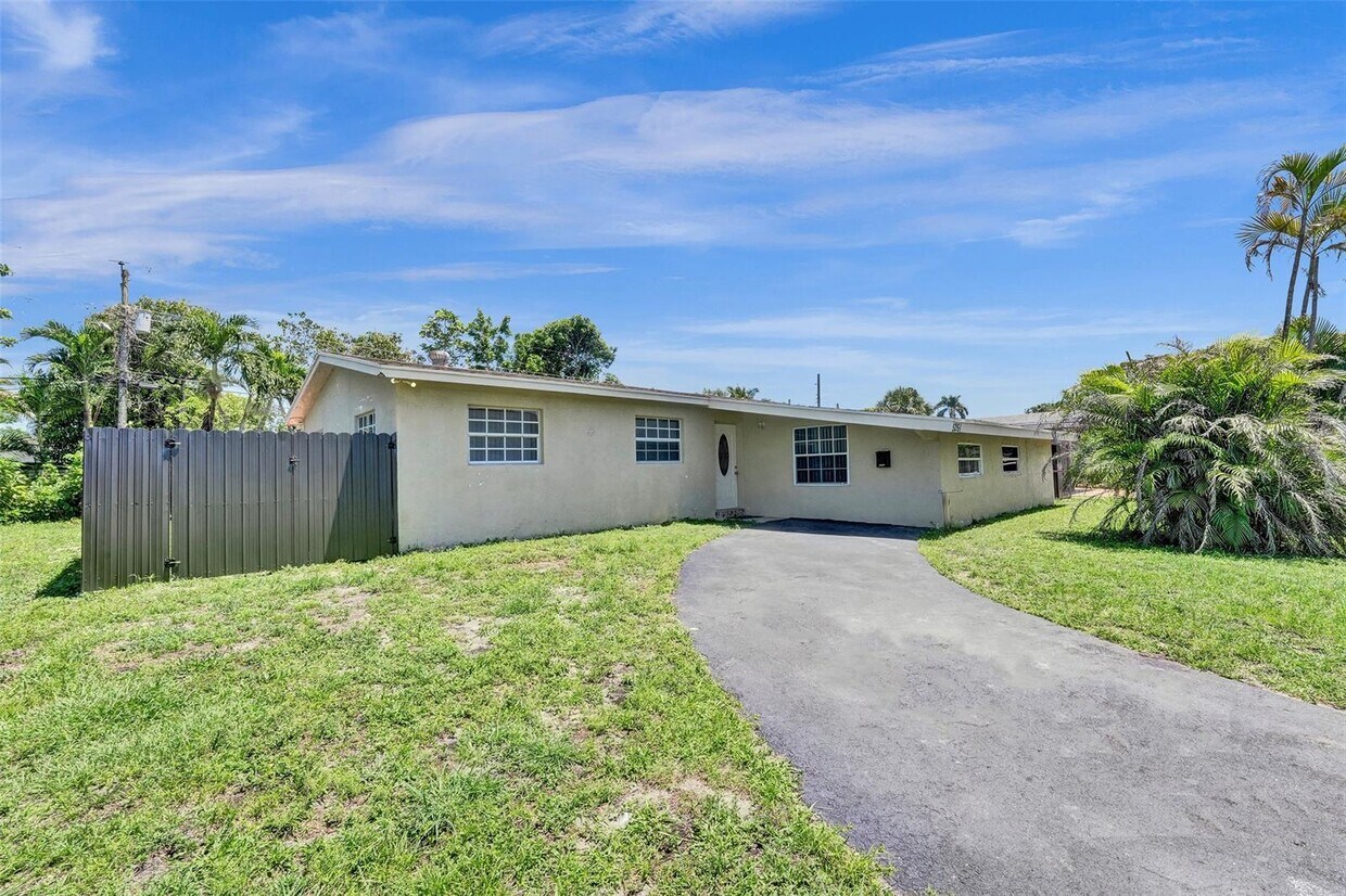 Foto principal - 5261 NW 11th St