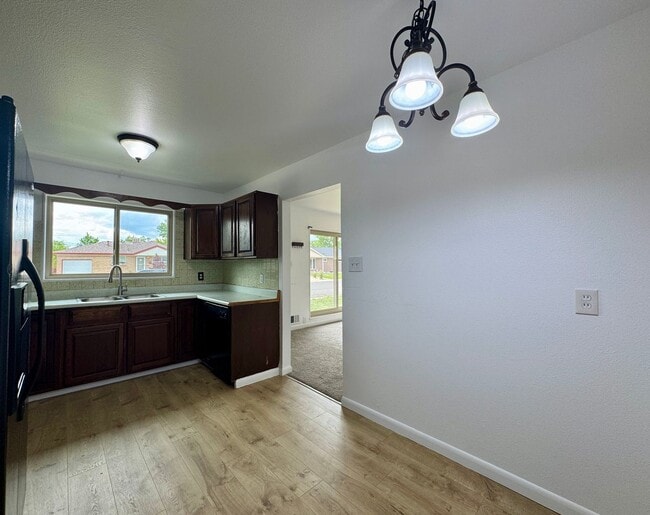 Foto del edificio - Spacious 4 bedroom home in Westminster! Av...