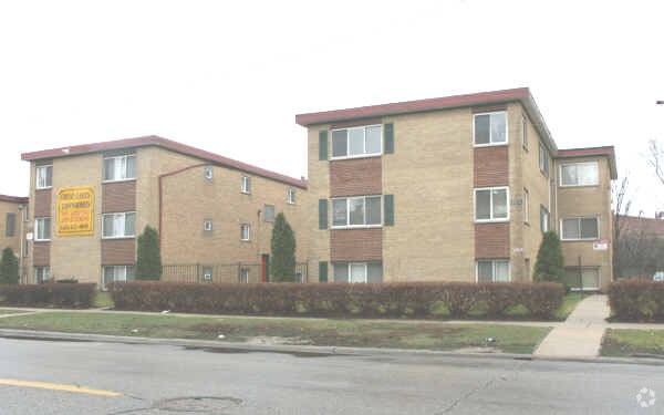 Building Photo - 1117 Broadway Ave