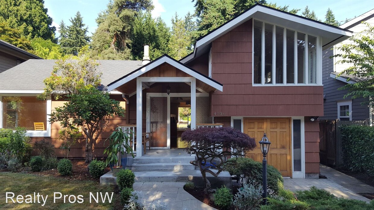 Primary Photo - 3 br, 2 bath House - 4736 48th Ave NE