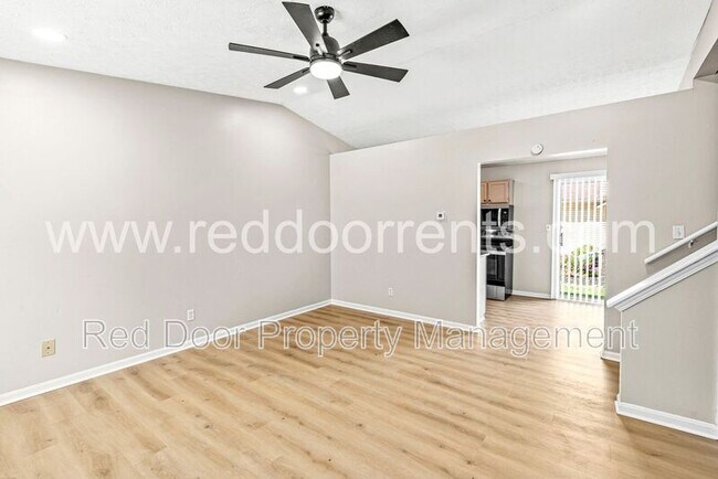 Foto del edificio - 5904 Beau Jardin Dr