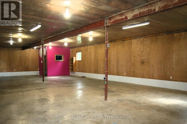 Building Photo - 428 Main St W