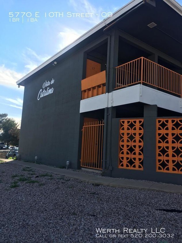 Primary Photo - Close to Park Place Mall and MUCH MORE!