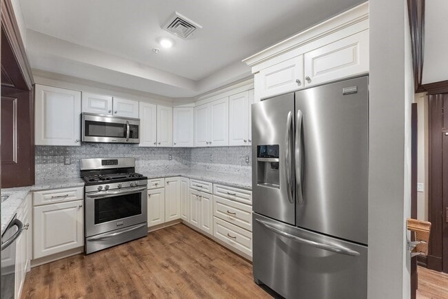 Building Photo - 6 Main St Ext