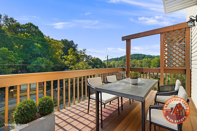 Building Photo - Newly Renovated 3-Bedroom Home with Modern...