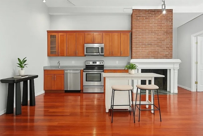 Photo - 169 Beacon St Apartment