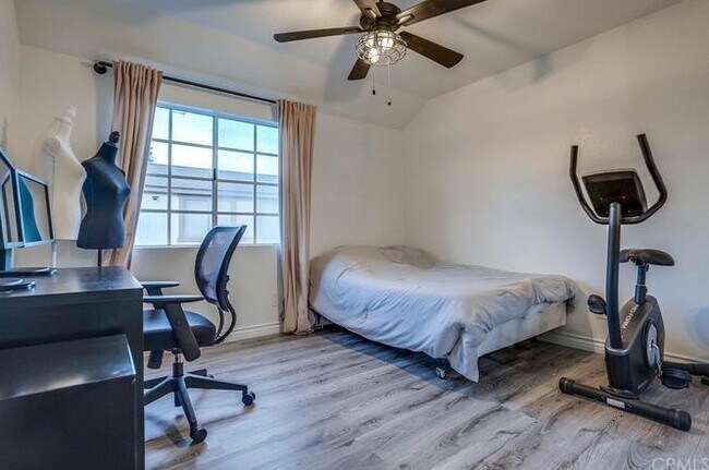 Foto del edificio - 1833 Camberley Ln