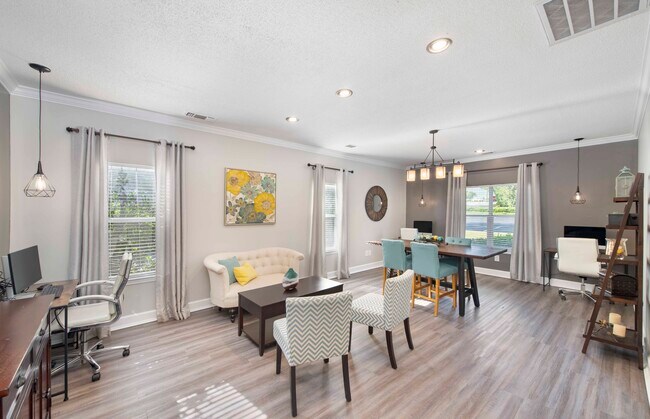 Foto del edificio - MAA Paddock Club