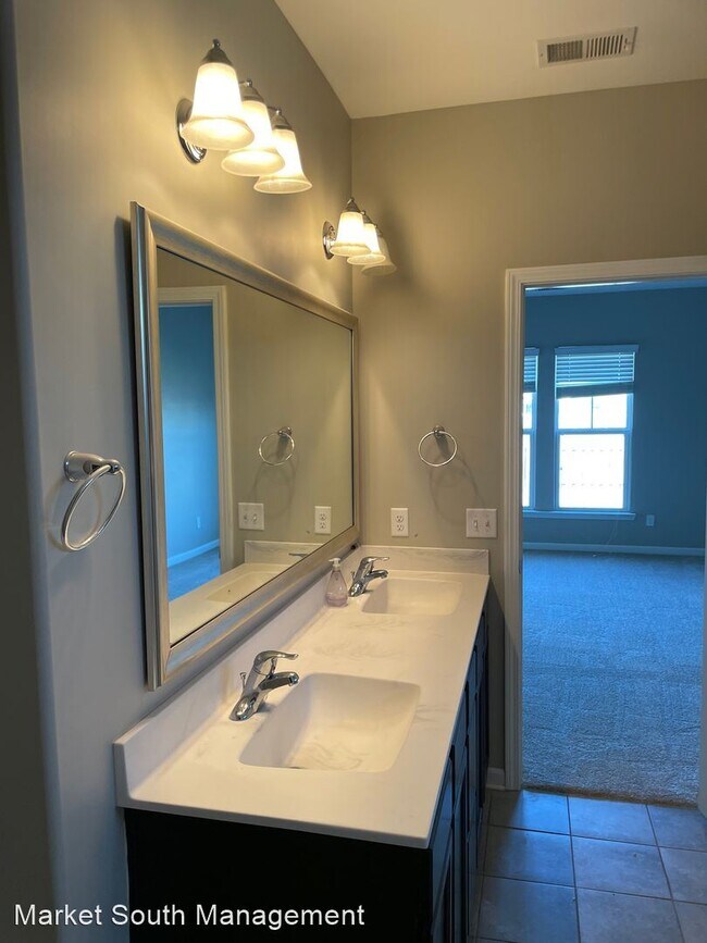 Foto del edificio - 3 br, 2 bath House - 220 Lakepointe Drive