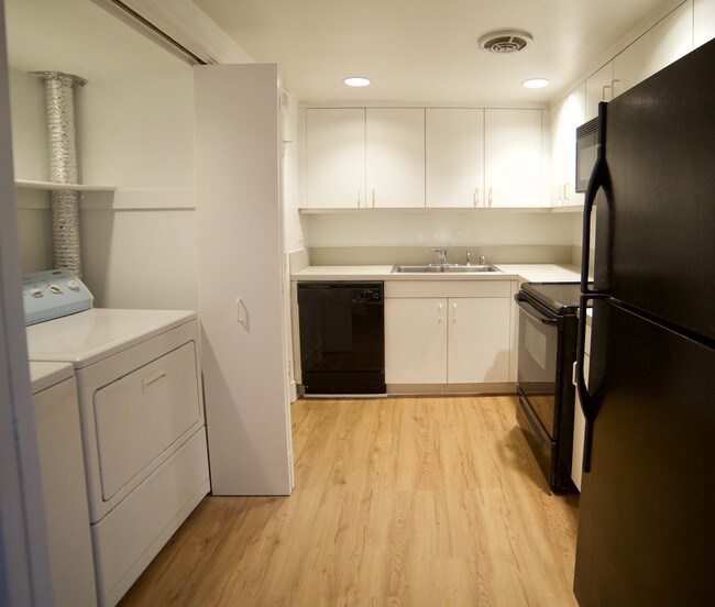 Kitchen - 4827 Hutchins Pl NW