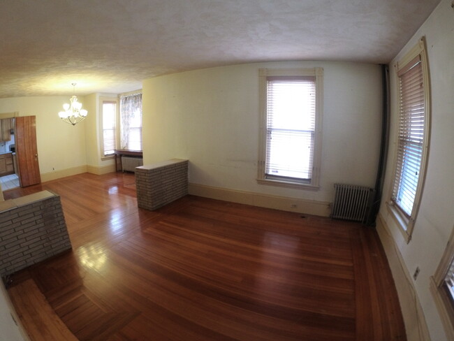 Building Photo - 14 Reedsdale St