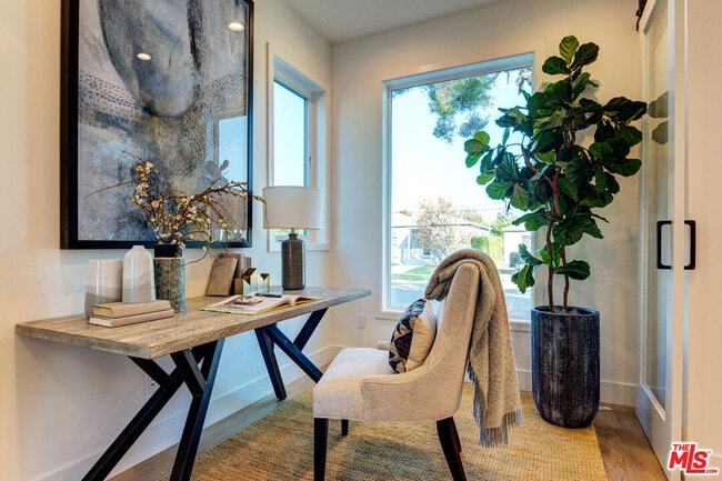 Foto del edificio - 6018 1/2-6018 1/2 Comey Ave