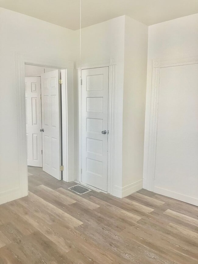 Photo - 7 Pork Hollow St Apartment