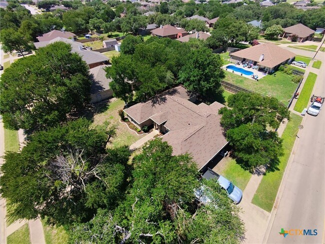 Foto del edificio - 5601 Hunters Ridge Trail