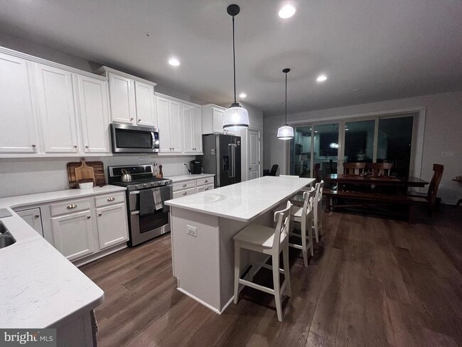 Building Photo - 8729 Shady Pines Dr