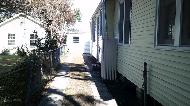 Building Photo - 4609 Bienville St