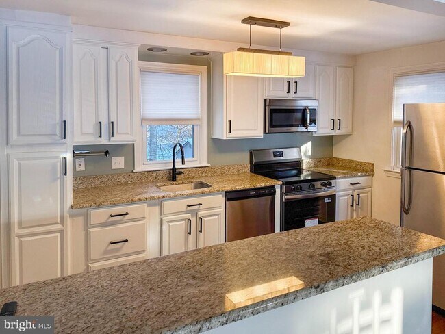 Foto del edificio - 133 N Line Rd