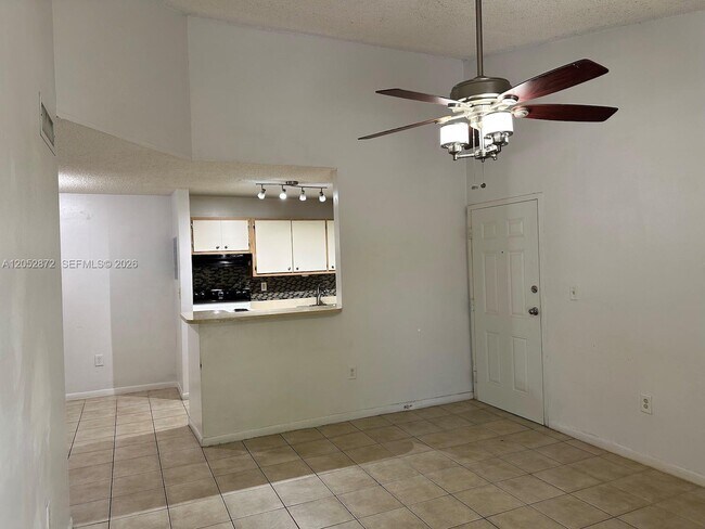 Foto del edificio - 7200 NW 179th St