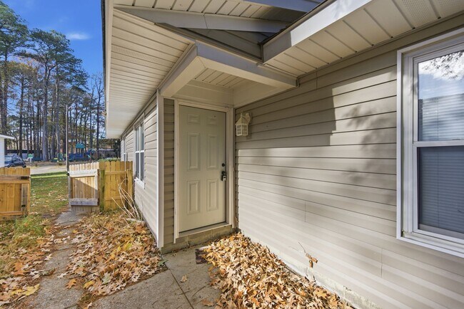 Building Photo - 116-118 Armon Avenue