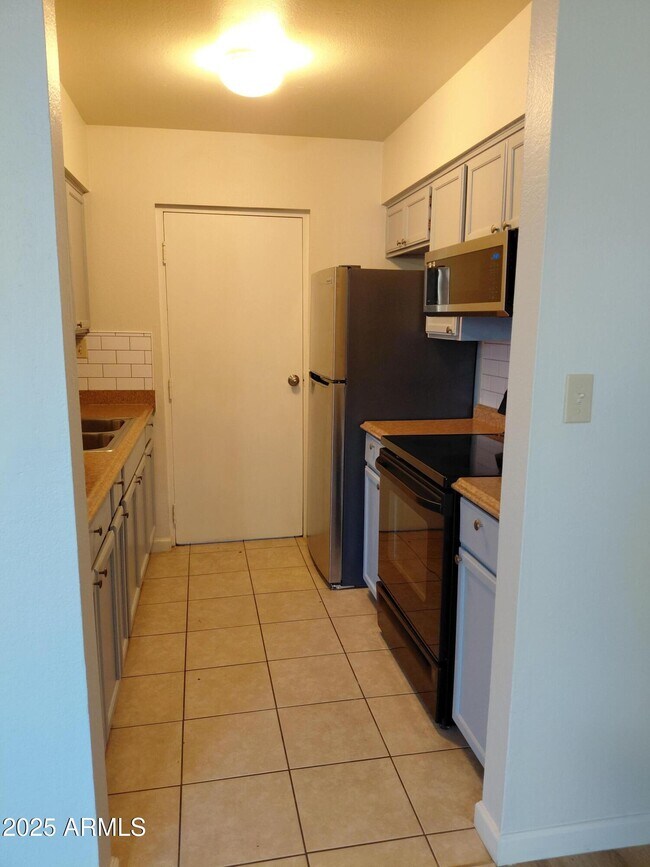 Foto del edificio - 1410 E Mountain View Rd