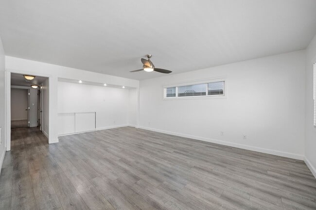 Building Photo - 403 38th St