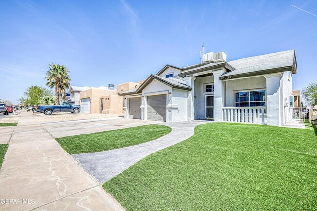 Building Photo - 10904 Duster Dr