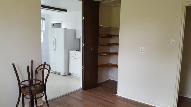 Pantry Closet - 433 Kingwood Rd
